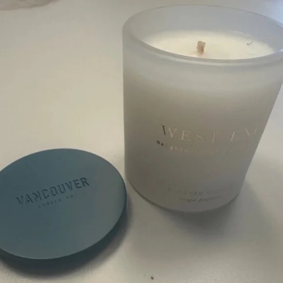 Gap Sweater + 3 Candles - Picture 4 of 4